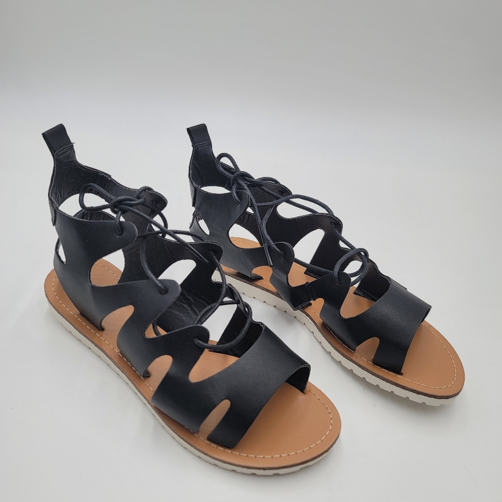 Wild Diva Womens Gladiator Sandals Black White Cutout Flat Heels